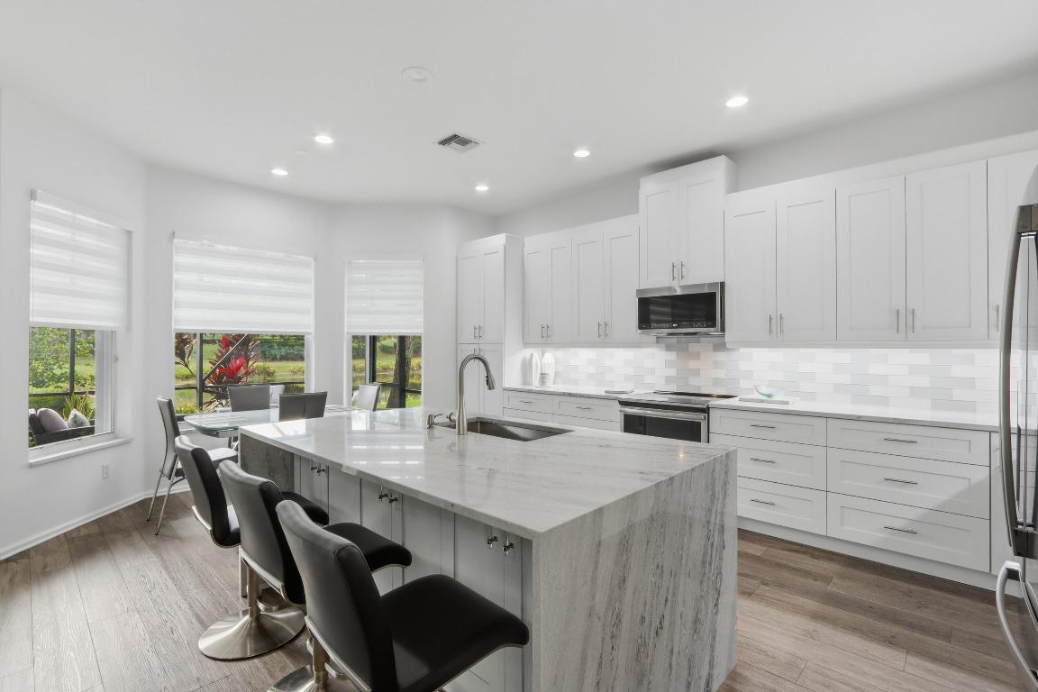 VALENCIA SHORES 1 - Residential