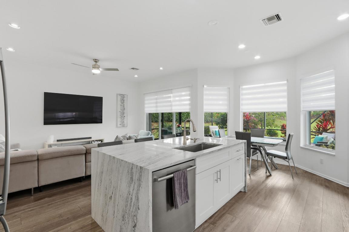 VALENCIA SHORES 1 - Residential