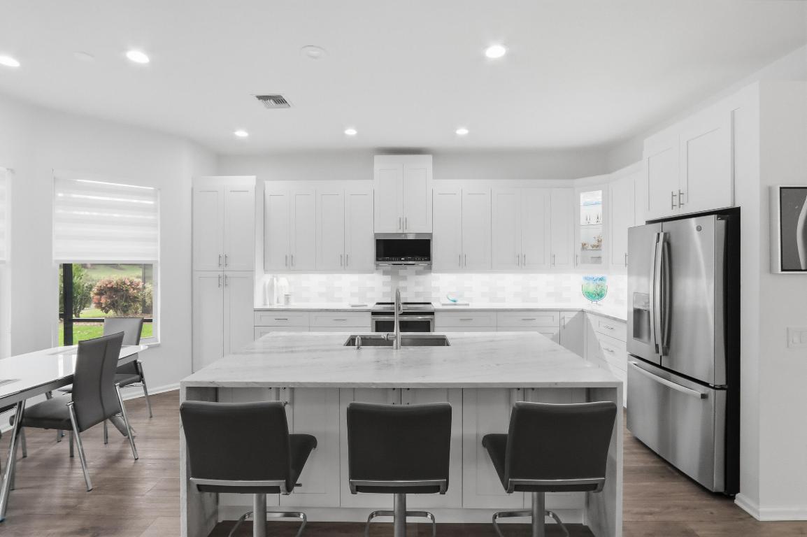 VALENCIA SHORES 1 - Residential