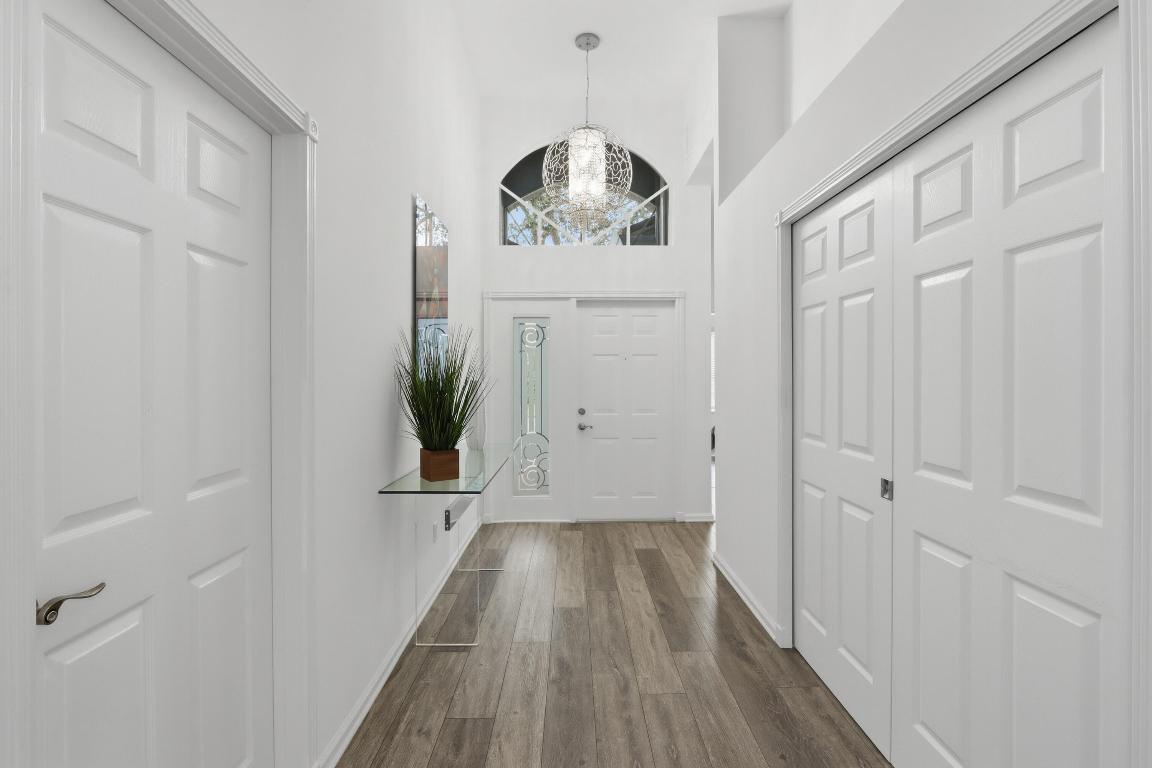 VALENCIA SHORES 1 - Residential