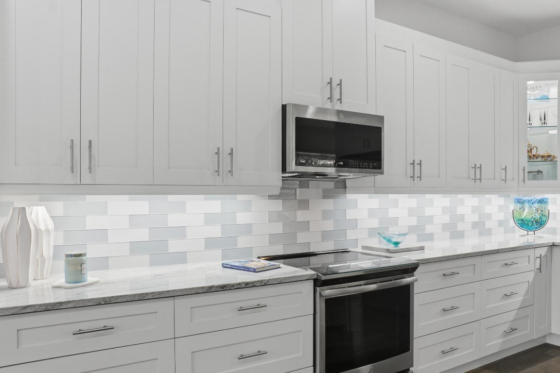 VALENCIA SHORES 1 - Residential