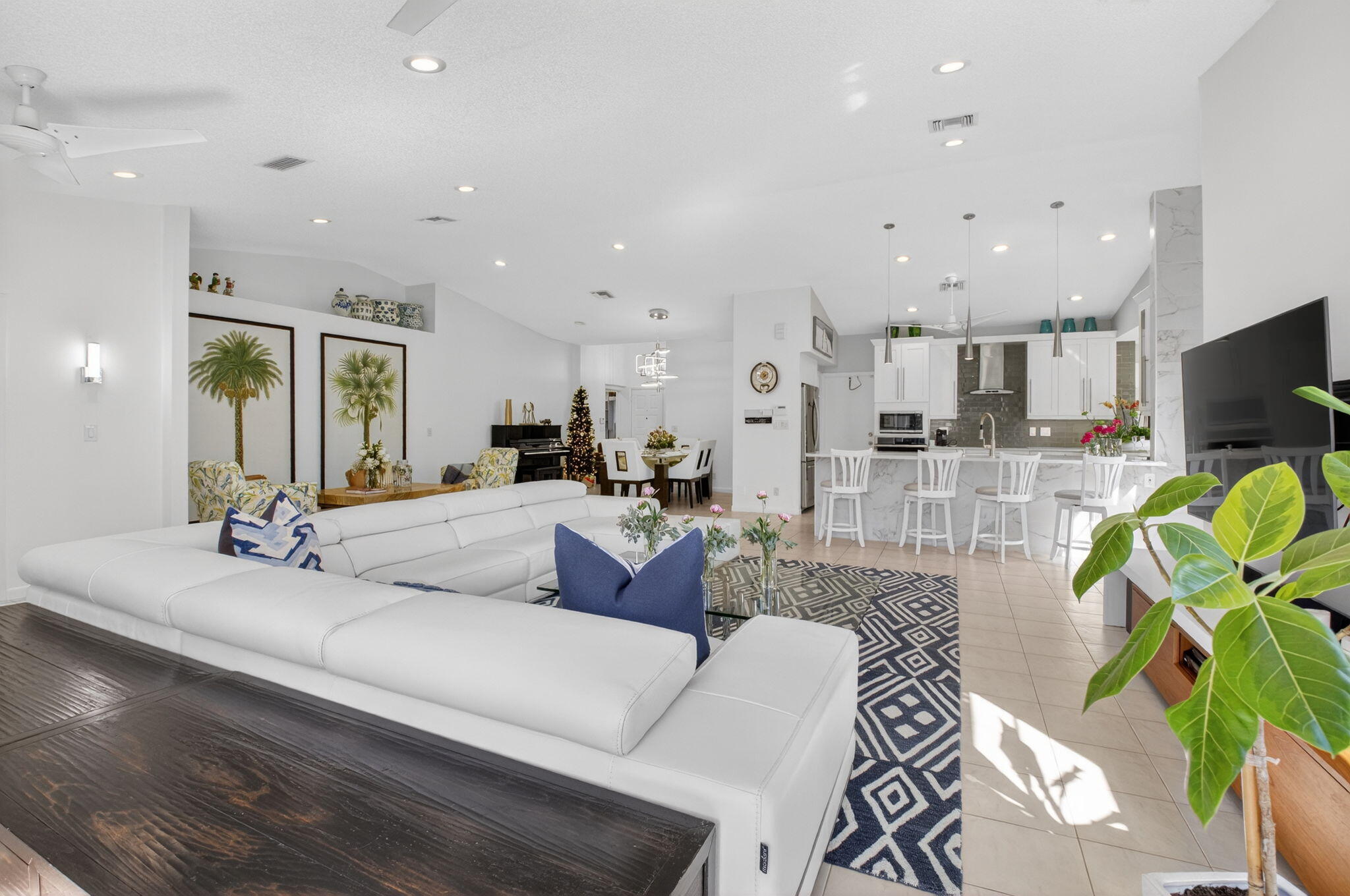 WINDWARD PALM BEACH - Residential