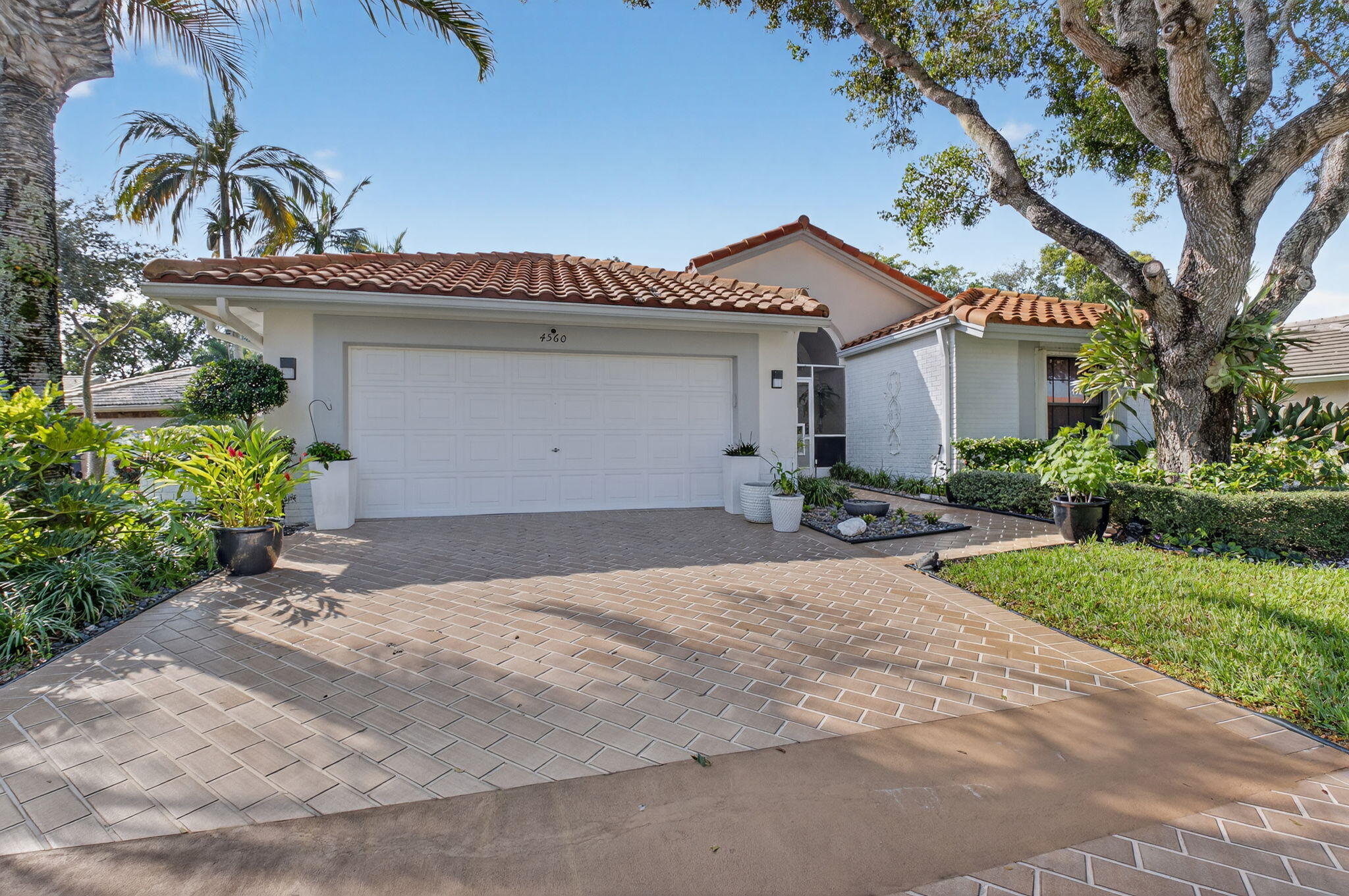 WINDWARD PALM BEACH - Residential