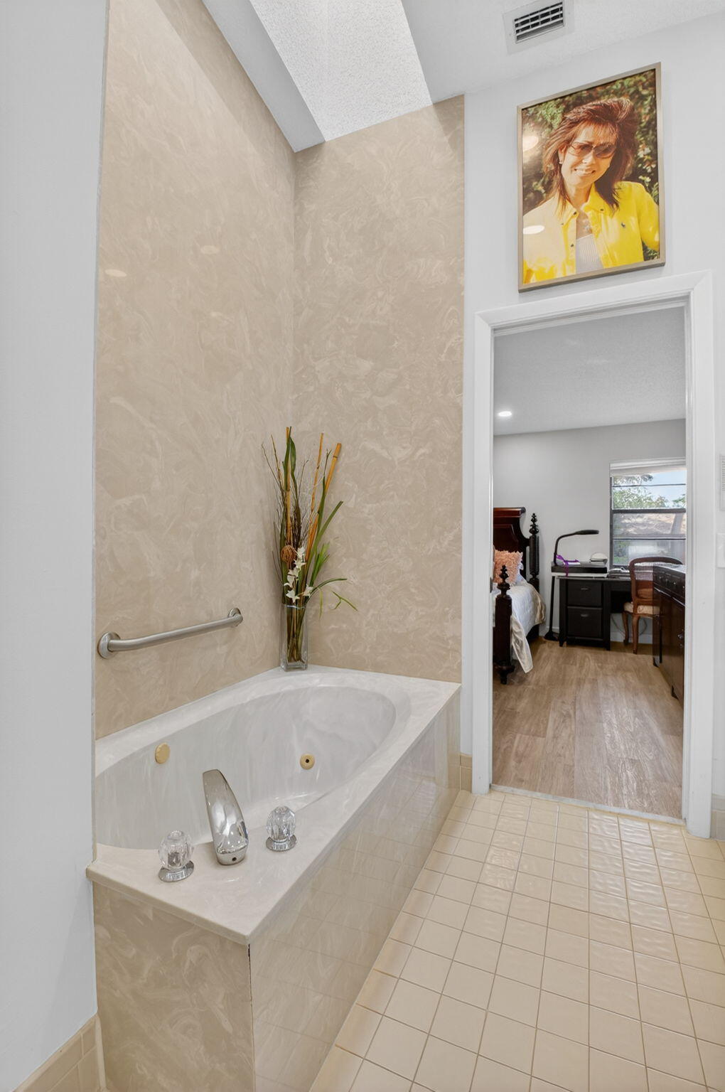 WINDWARD PALM BEACH - Residential