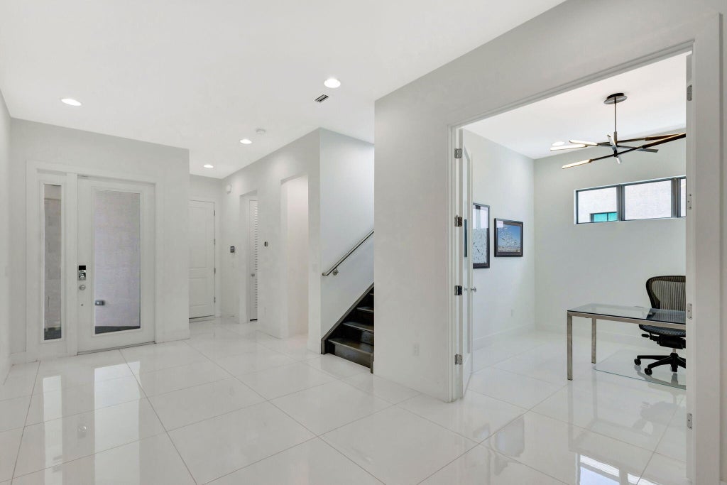 Photo of 13117 Faberge Place, Palm Beach Gardens, FL 33418 (MLS # R11069916)