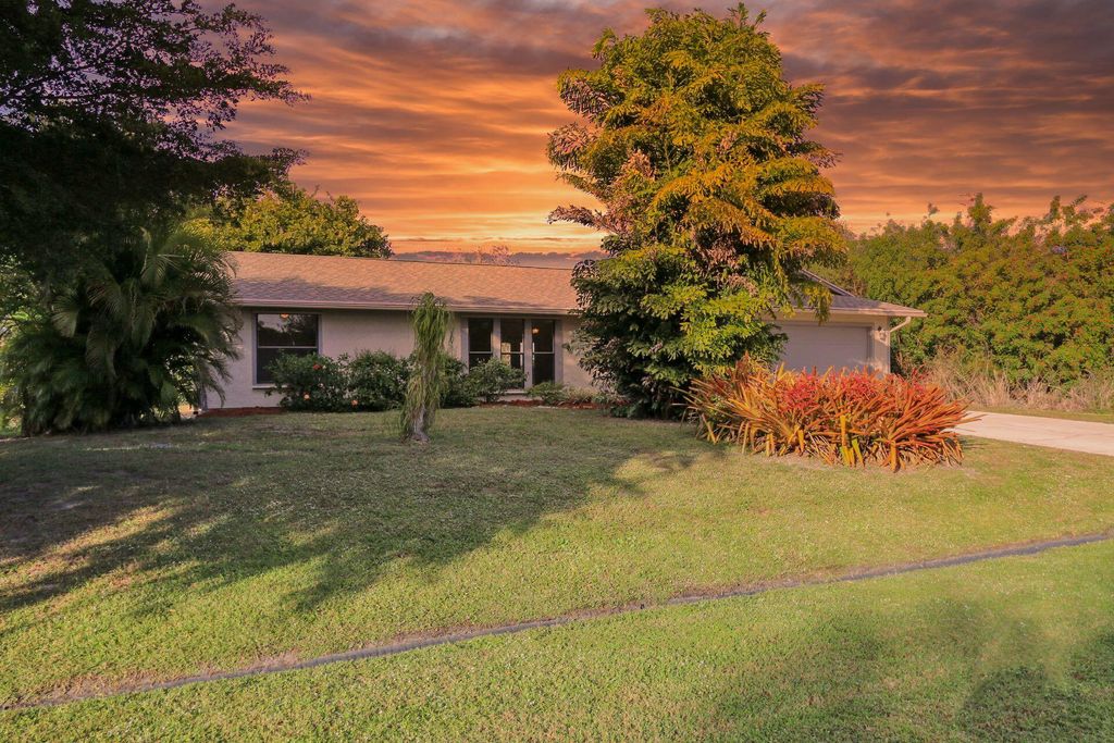 Photo of 981 SE Candle Avenue, Port Saint Lucie, FL 34983 (MLS # R10770218)