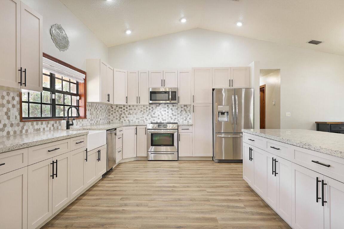 ACREAGE - Residential