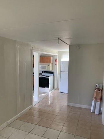 Cresthaven 10 46-25 B - Residential Lease