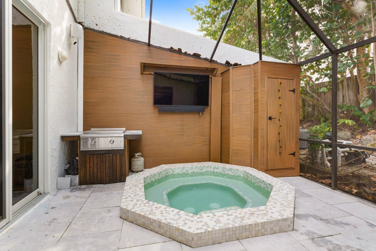 VILLAS OF OCEAN CREST - Residential