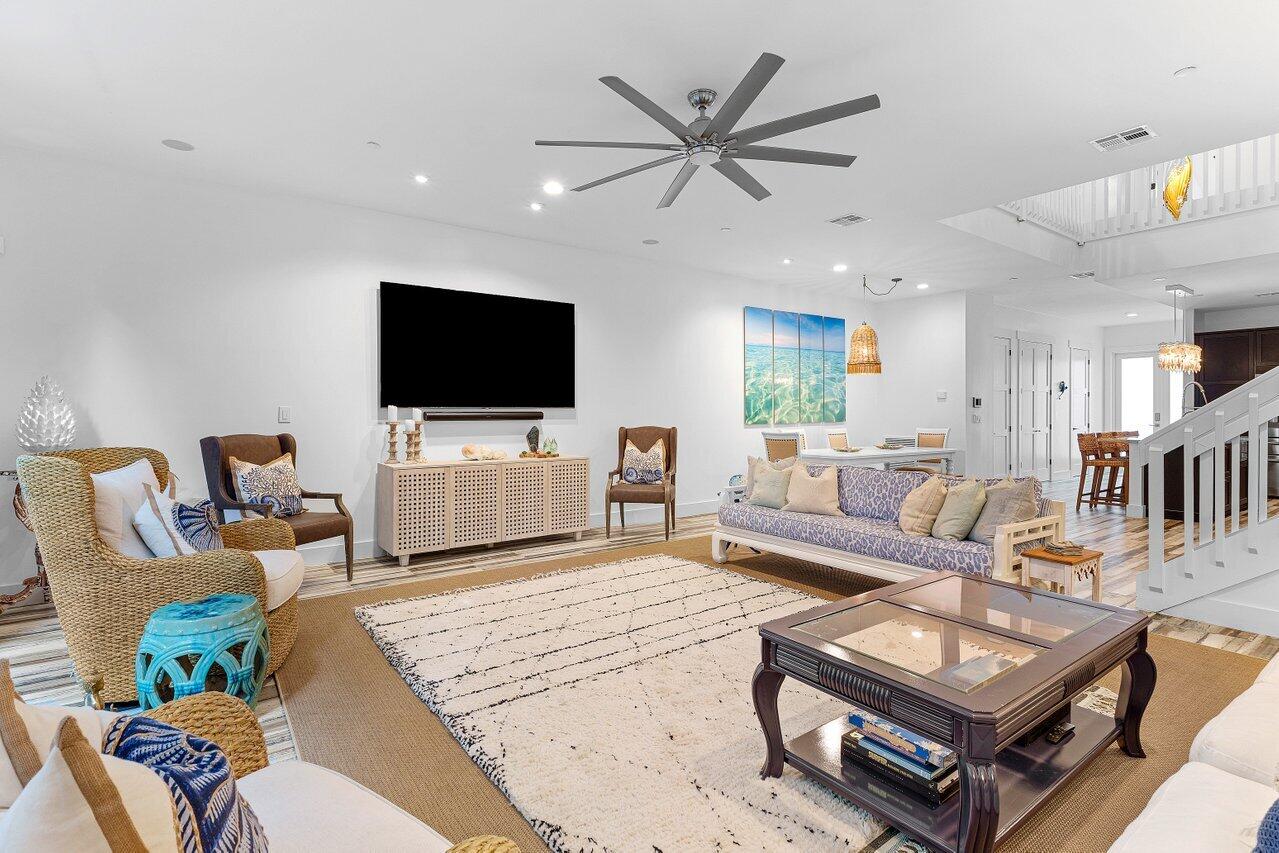 VILLAS OF OCEAN CREST - Residential