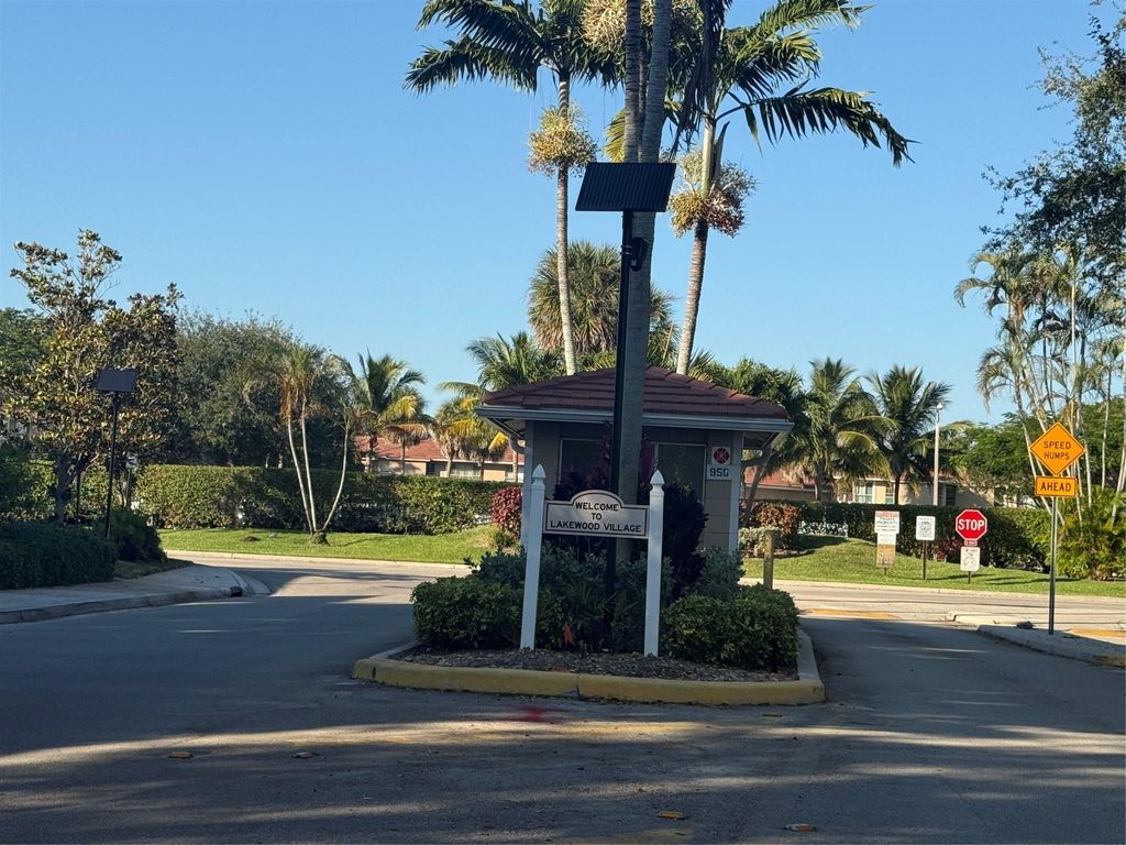 Photo of 9930 N Twin Lakes Drive #7-L, Coral Springs, FL 33071 (MLS # F10538521)