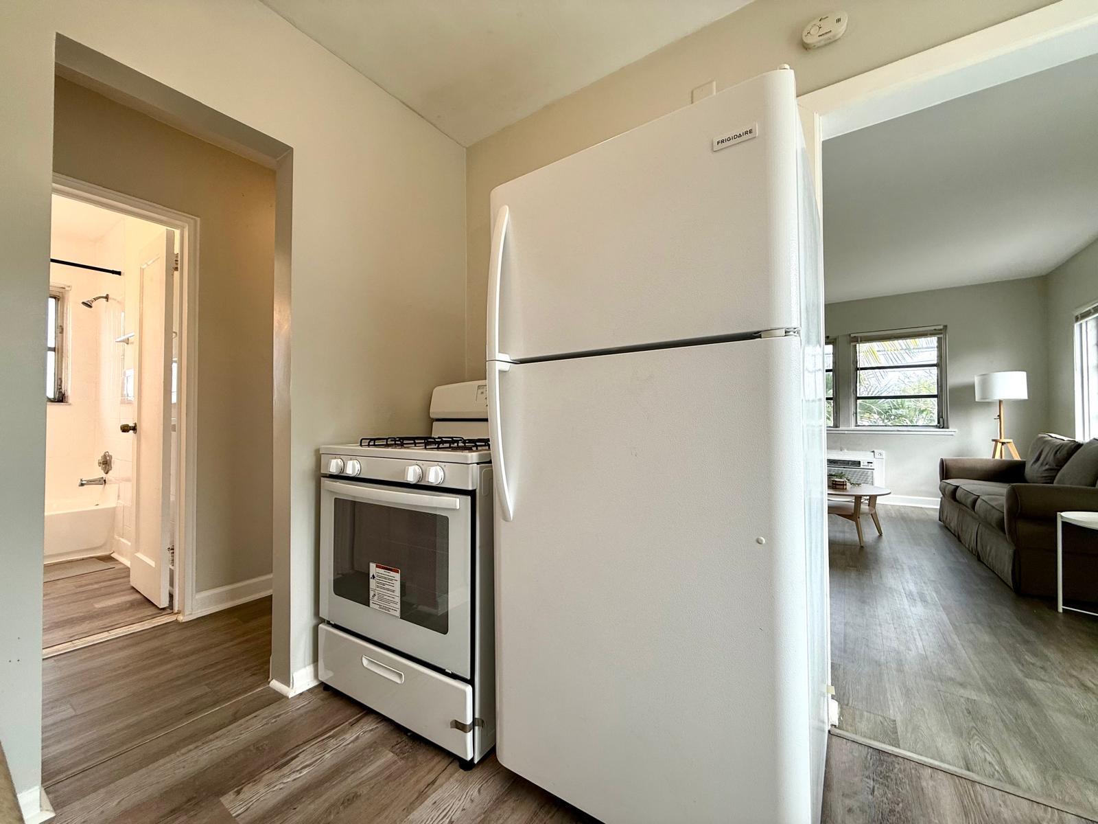 ESTATES OF SOUTH PALM BEA - Residential Lease