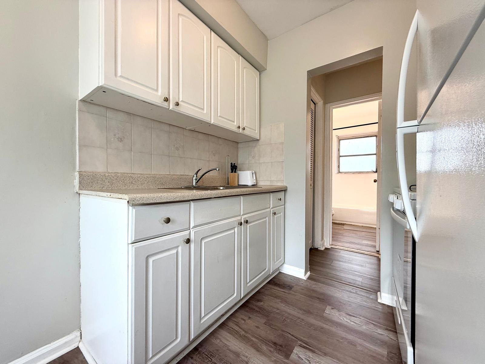 ESTATES OF SOUTH PALM BEA - Residential Lease