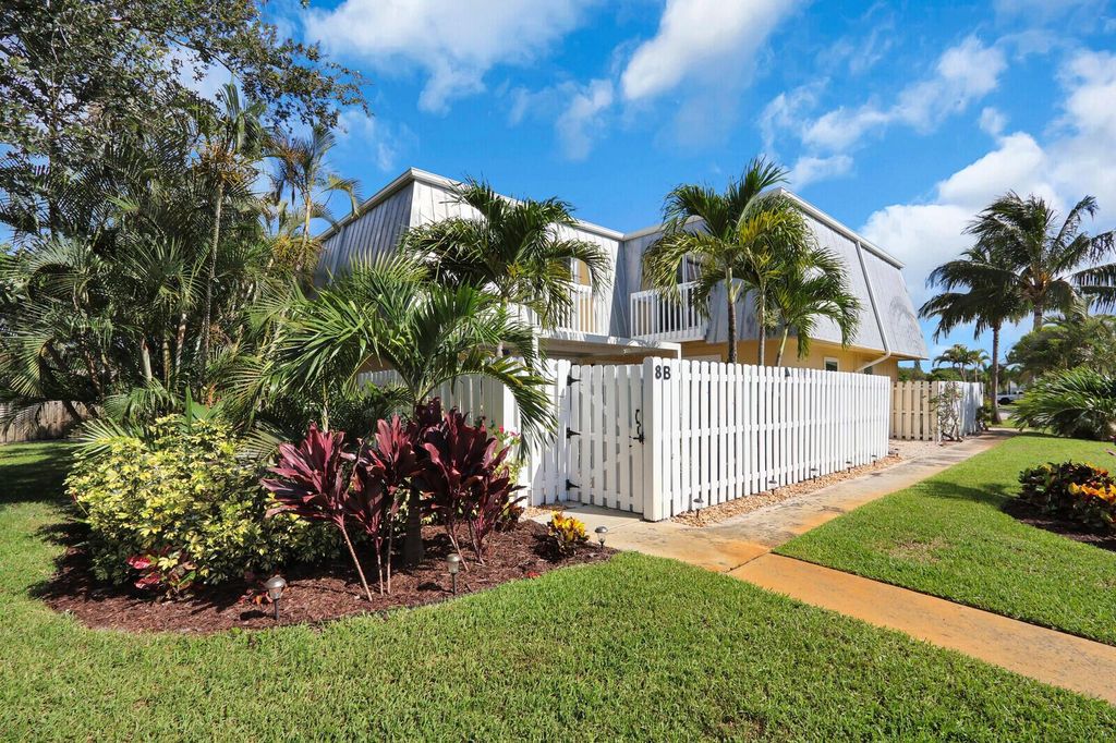 Photo of 141 E Riverside Drive #8b, Jupiter, FL 33469 (MLS # R11100911)