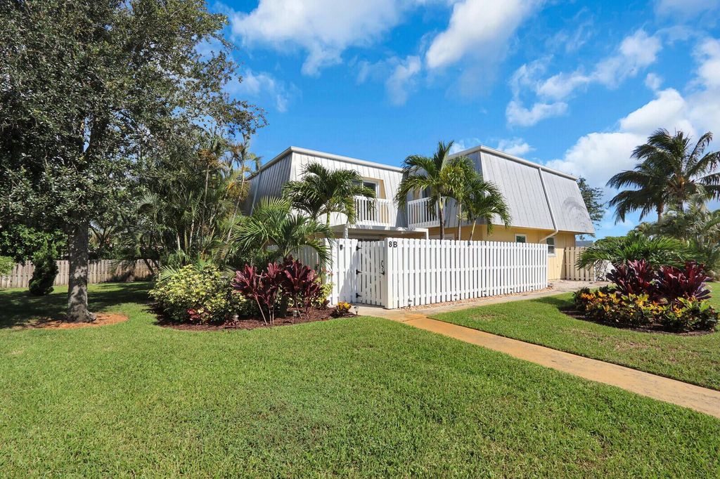 Photo of 141 E Riverside Drive #8b, Jupiter, FL 33469 (MLS # R11100911)