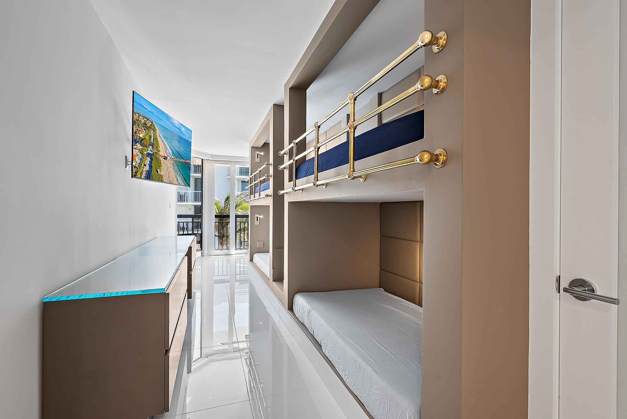 CARLTON PLACE CONDO - Residential
