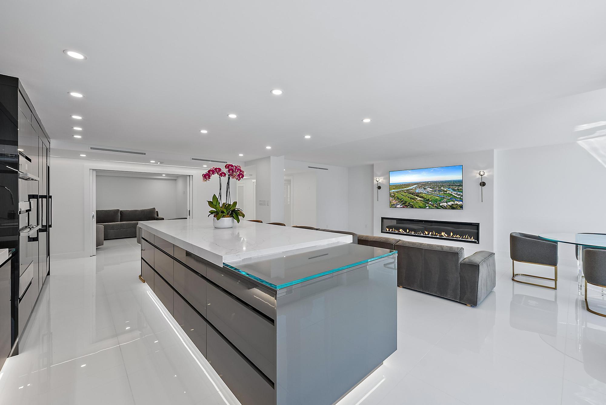 CARLTON PLACE CONDO - Residential