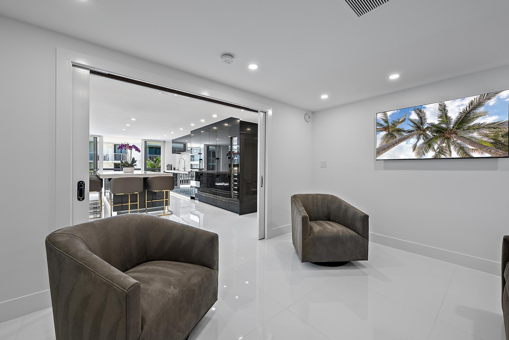 CARLTON PLACE CONDO - Residential