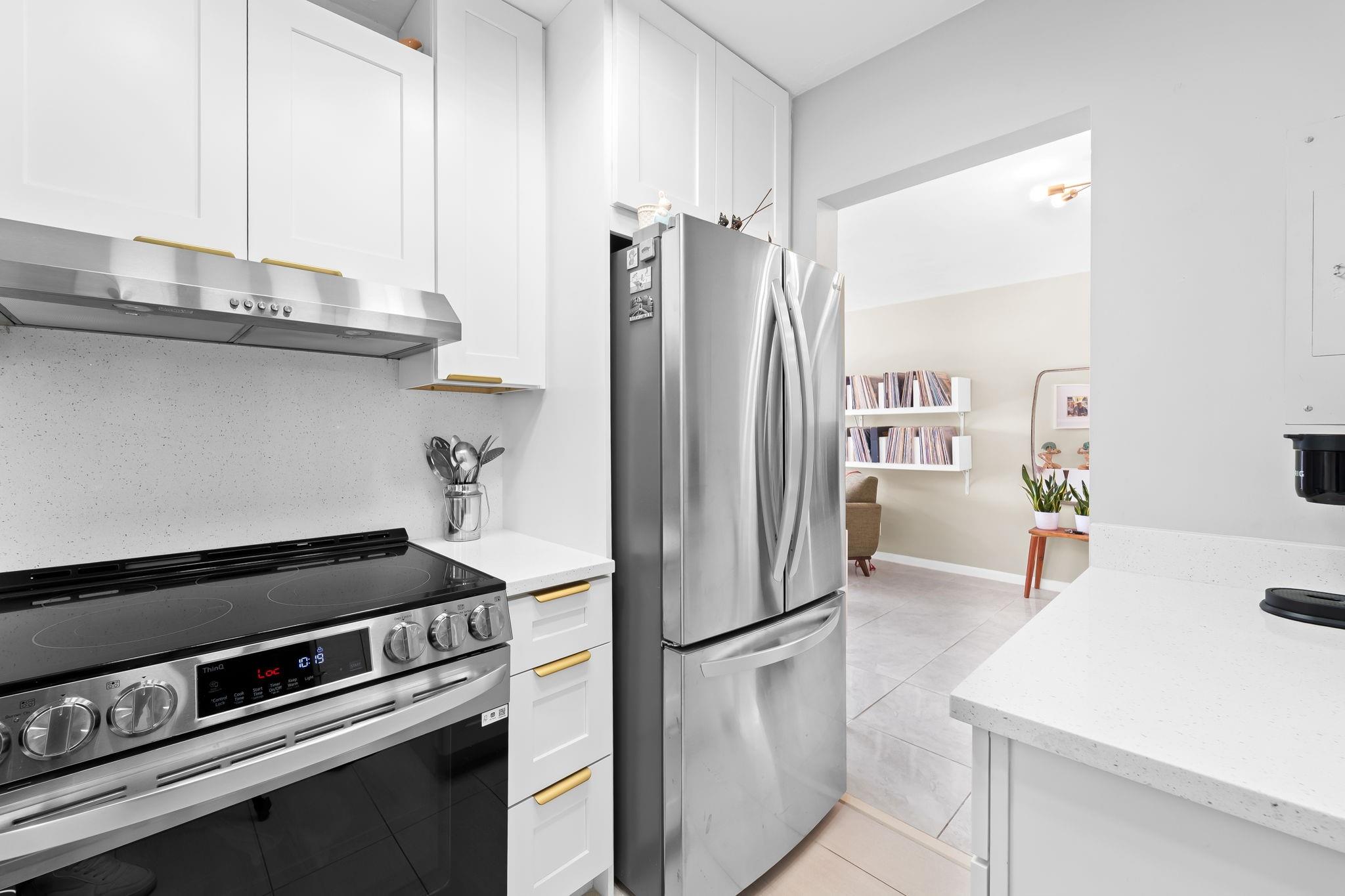 RIVER SHORES DEVON HALL - Residential Lease