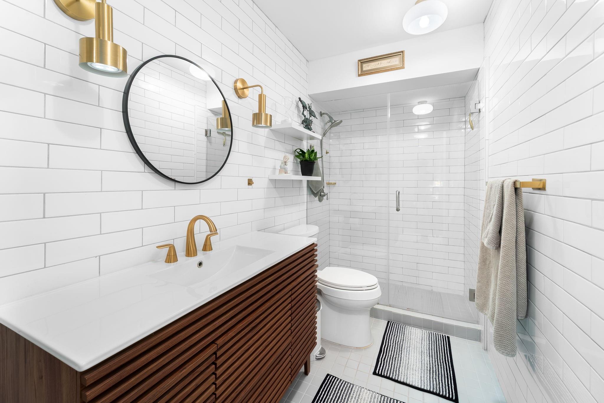 RIVER SHORES DEVON HALL - Residential Lease