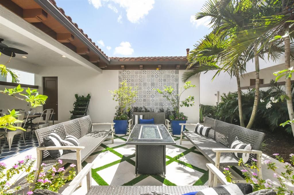 Photo of 8032 Hobbes Way, Palm Beach Gardens, FL 33418 (MLS # R10706020)