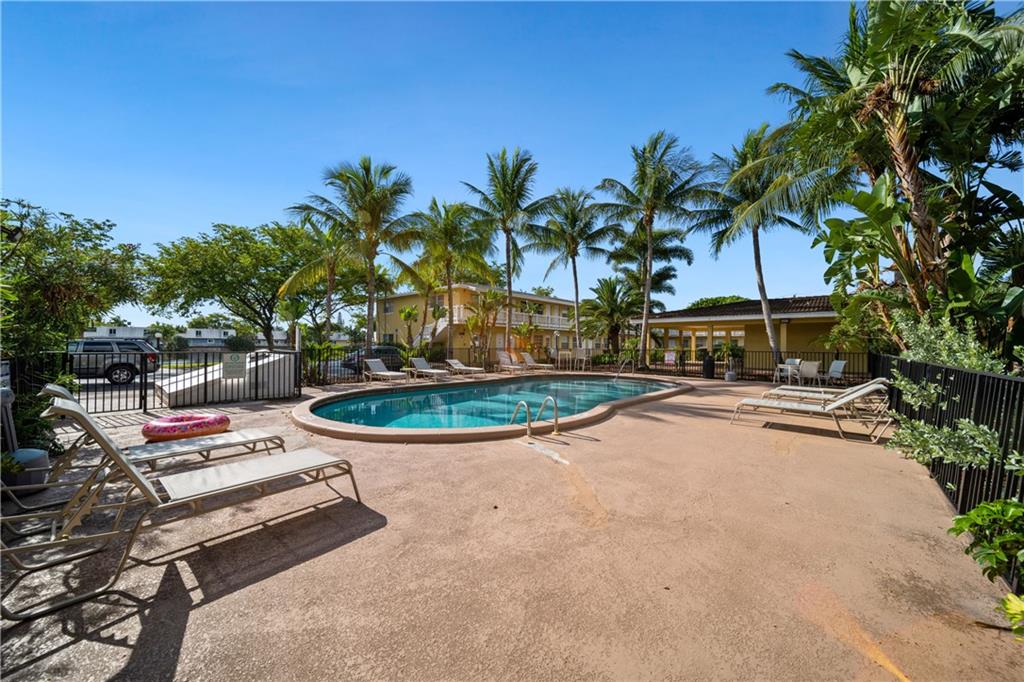 AZUL AT KIMBERLY LAKE - Residential
