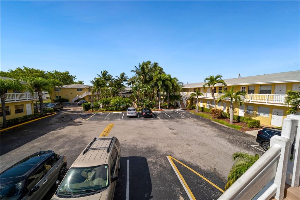 AZUL AT KIMBERLY LAKE - Residential