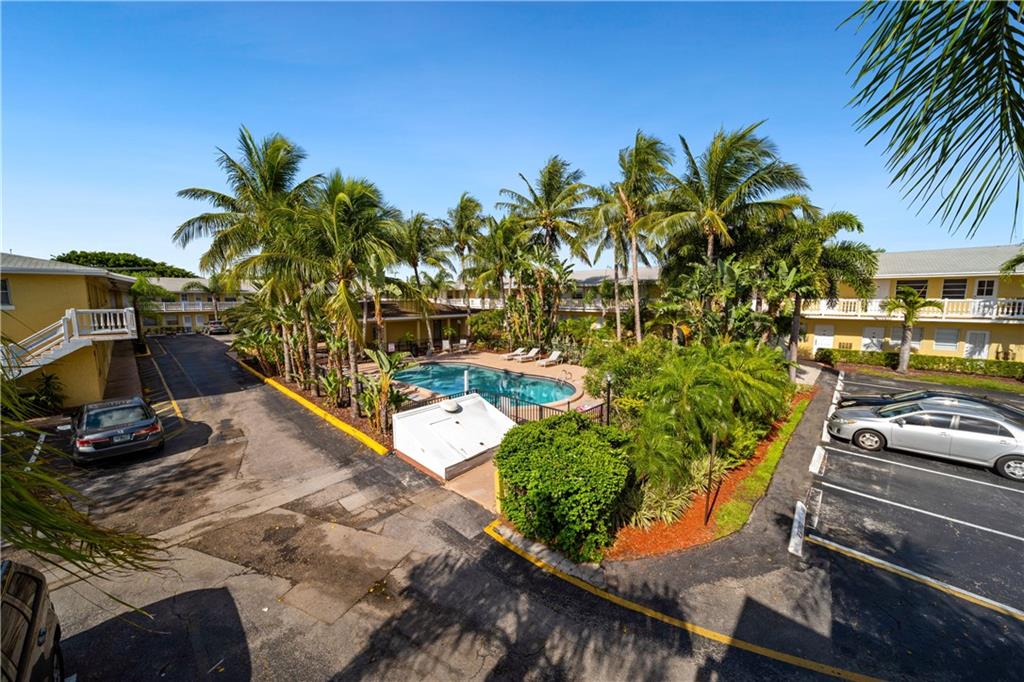 AZUL AT KIMBERLY LAKE - Residential