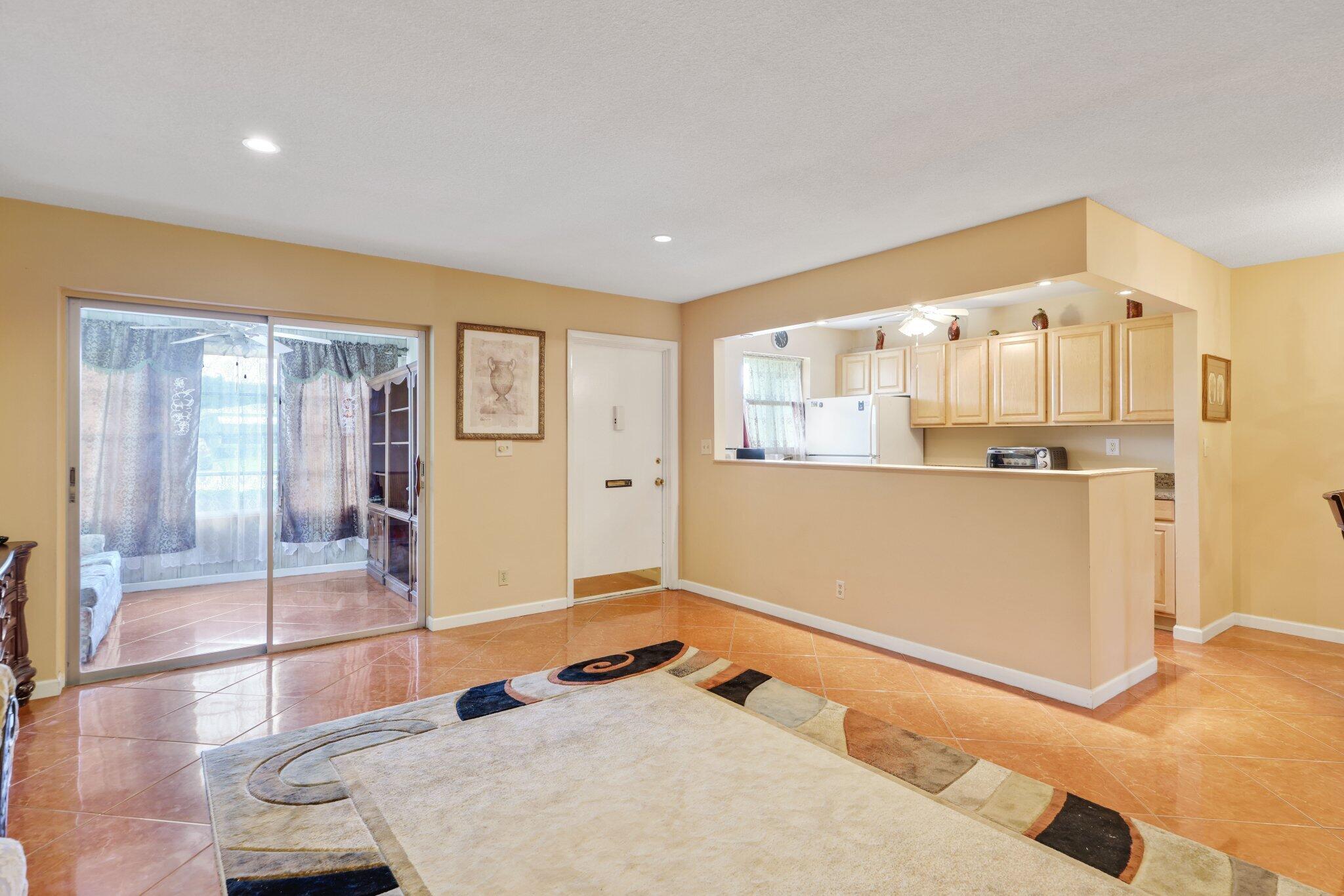 HIGH POINT OF DELRAY BEACH CONDO SEC I - Residential