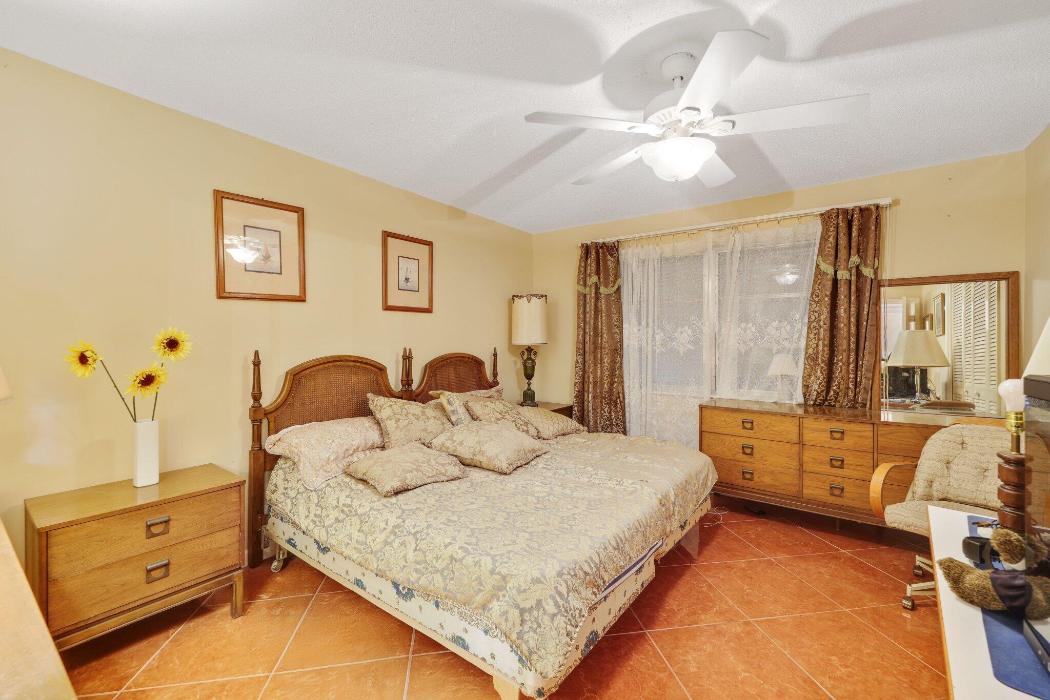 HIGH POINT OF DELRAY BEACH CONDO SEC I - Residential