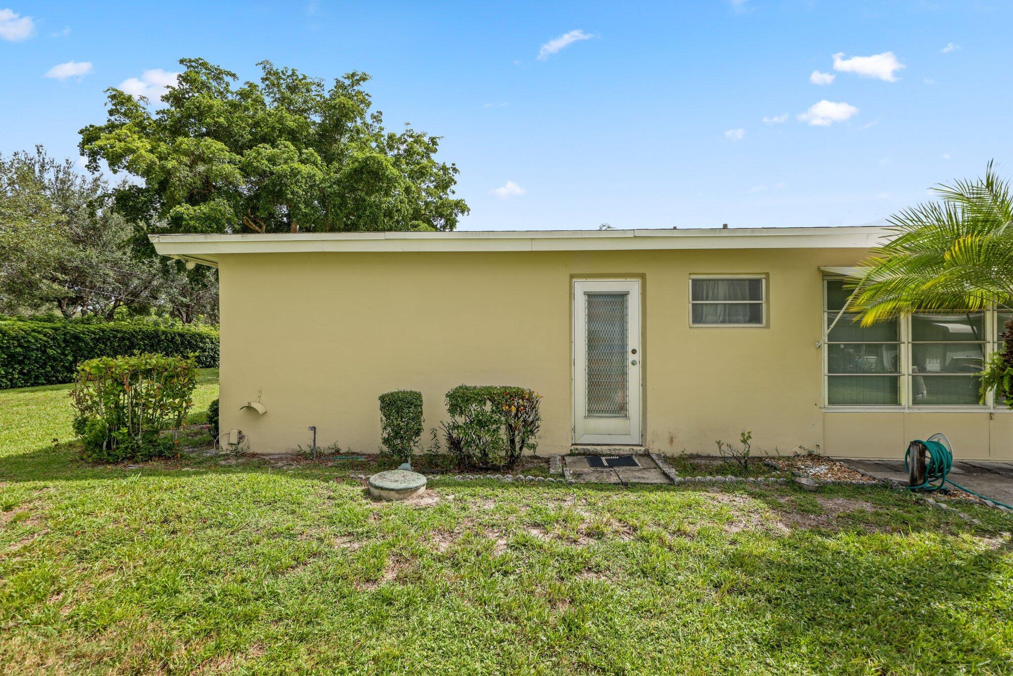 HIGH POINT OF DELRAY BEACH CONDO SEC I - Residential