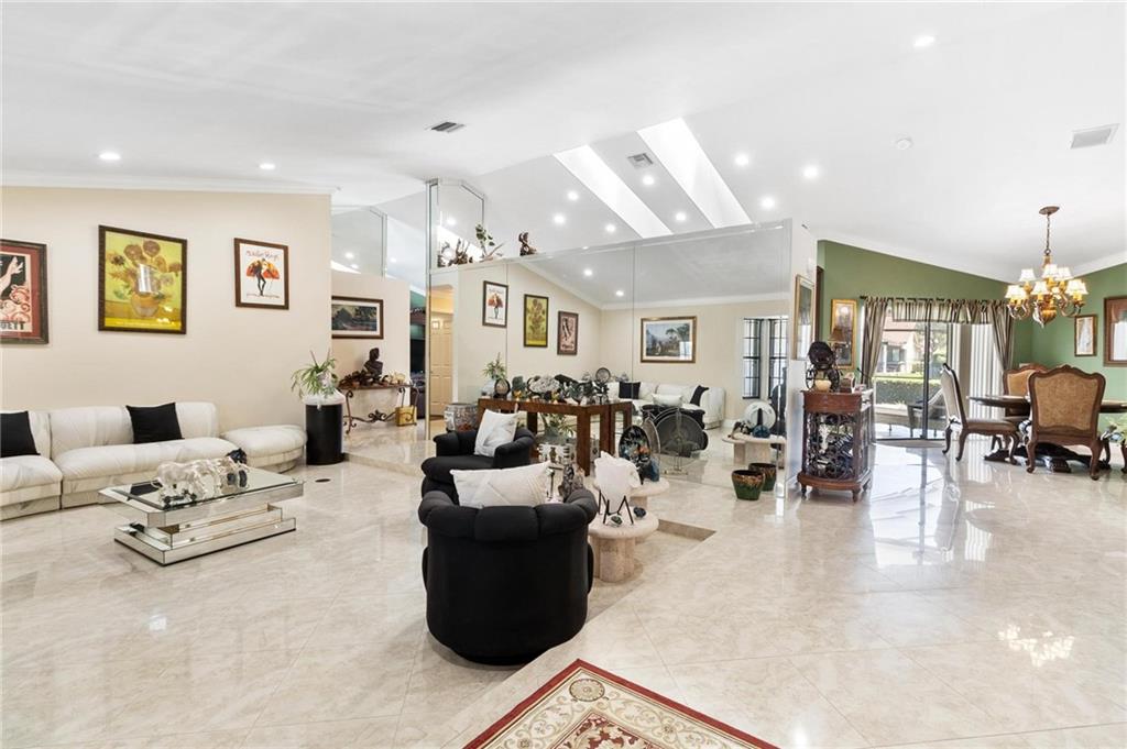 Pine Ridge 112-37 B - Residential