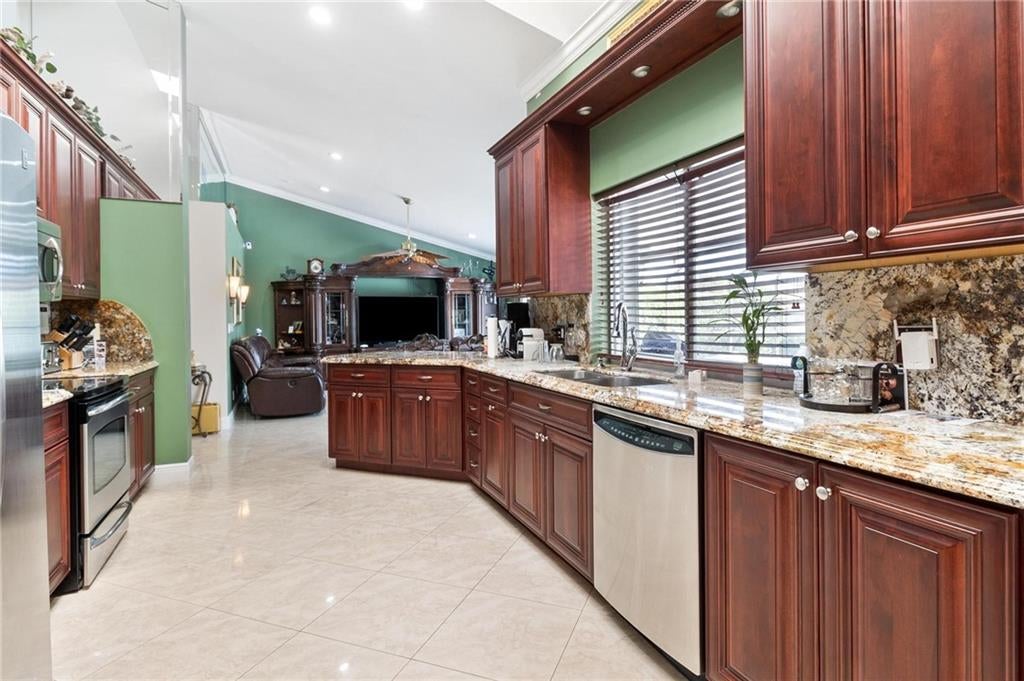 Pine Ridge 112-37 B - Residential