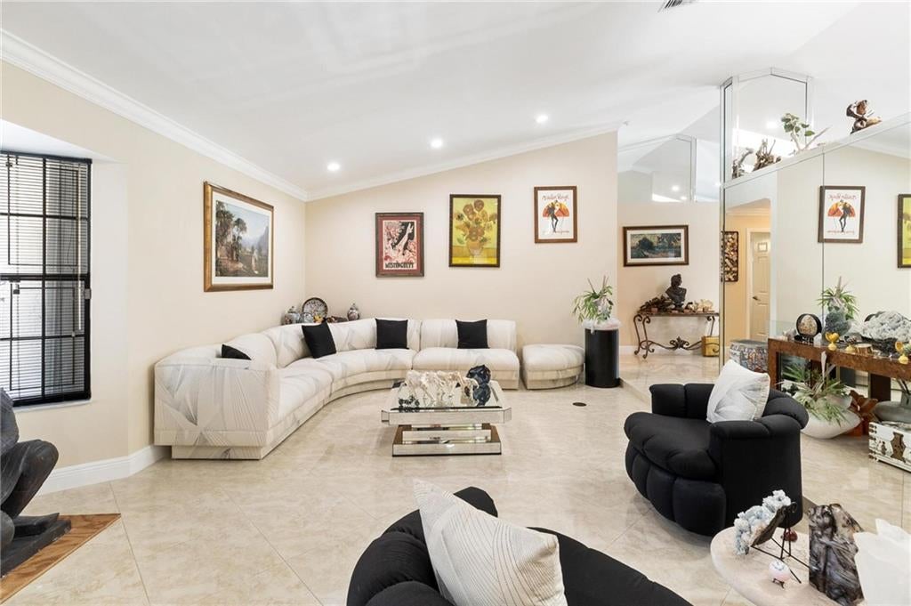 Pine Ridge 112-37 B - Residential