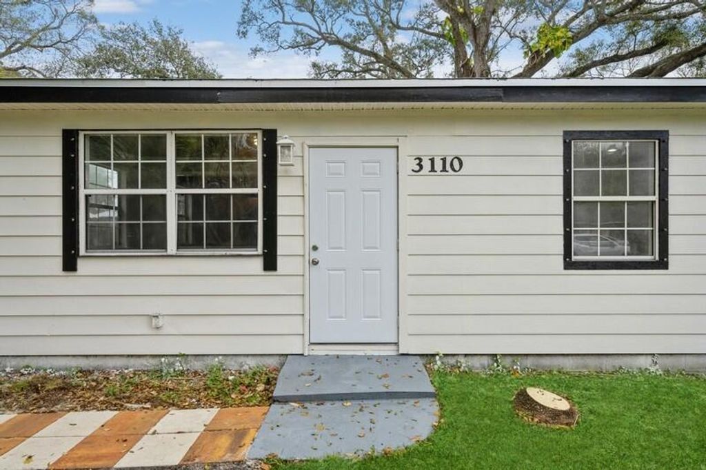 Photo of 3110 S 21st Street, Fort Pierce, FL 34982 (MLS # R10944611)