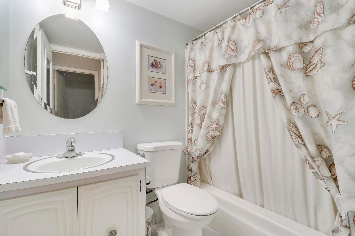 THE LITTLE CLUB CONDO - Residential