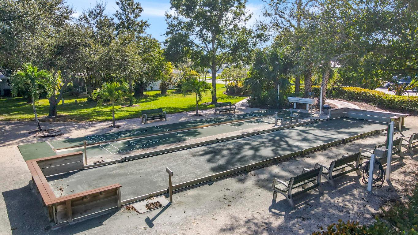 THE LITTLE CLUB CONDO - Residential