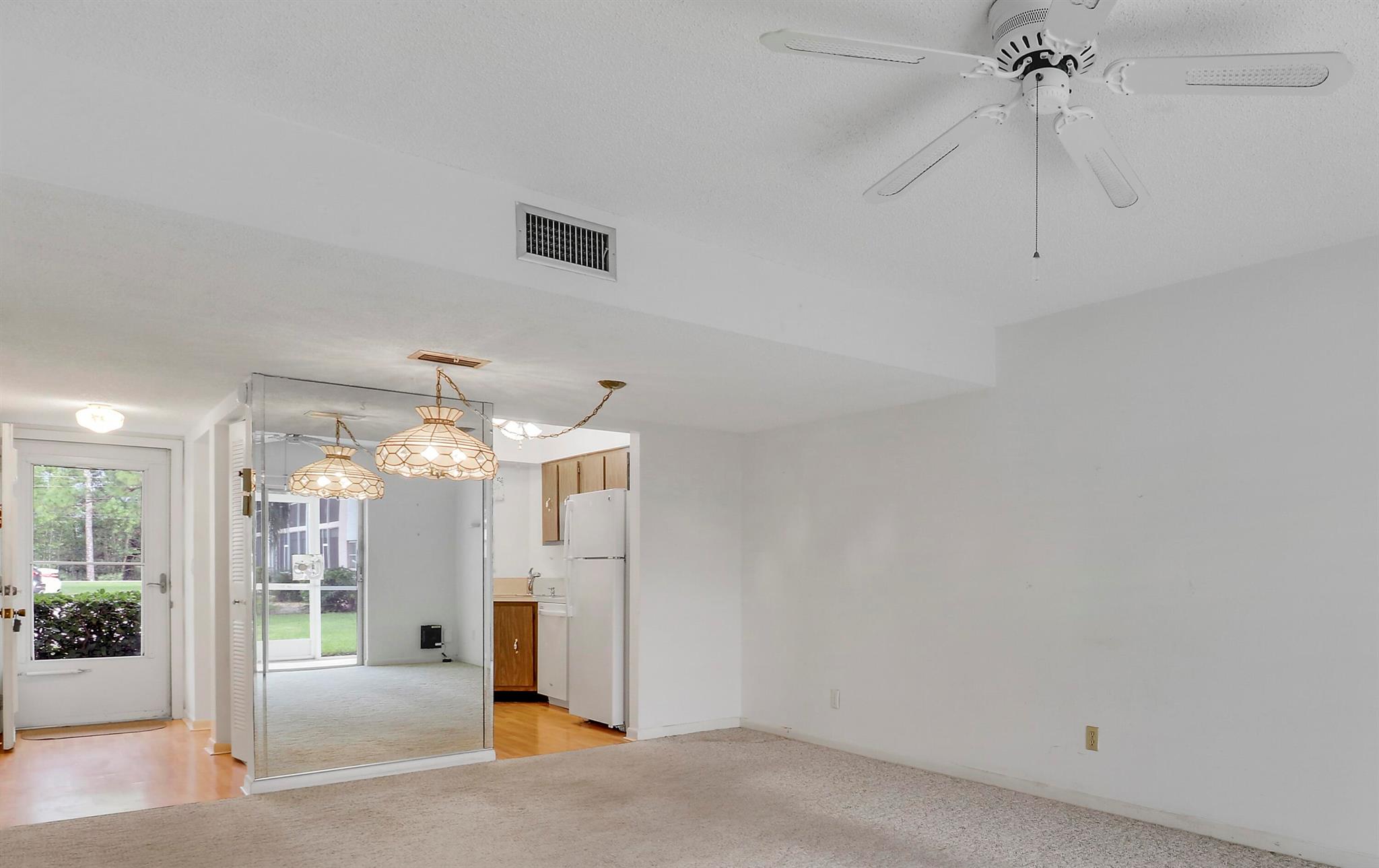 THE LITTLE CLUB CONDO - Residential