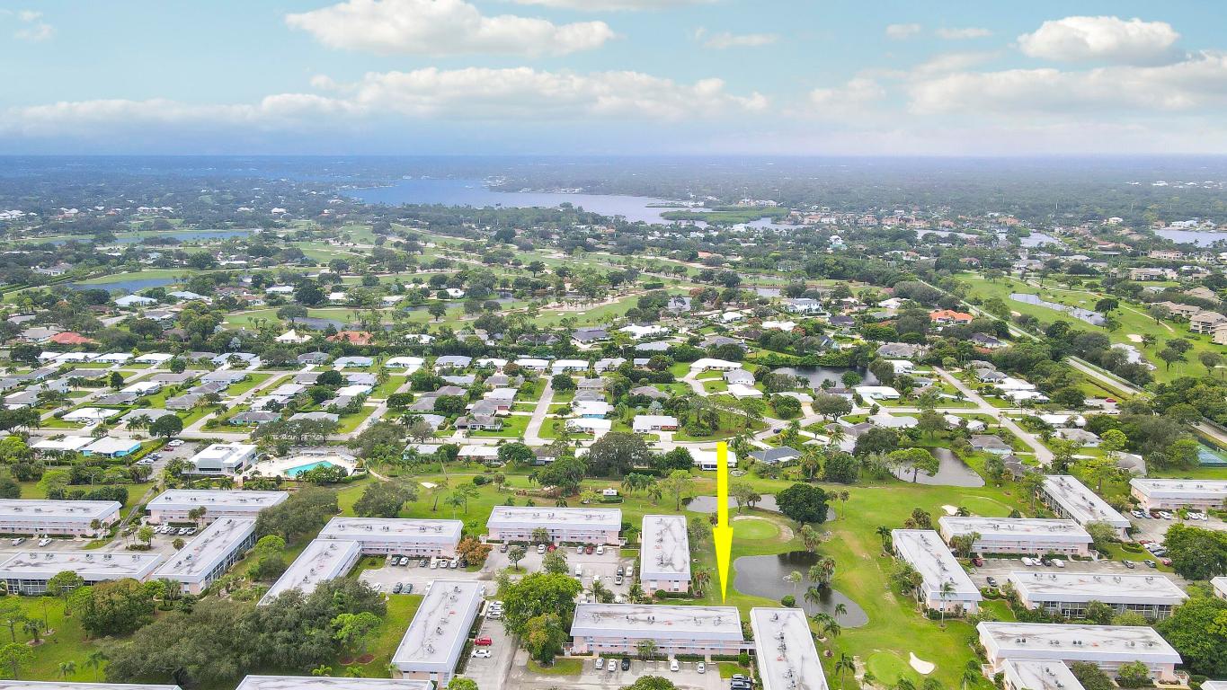 THE LITTLE CLUB CONDO - Residential