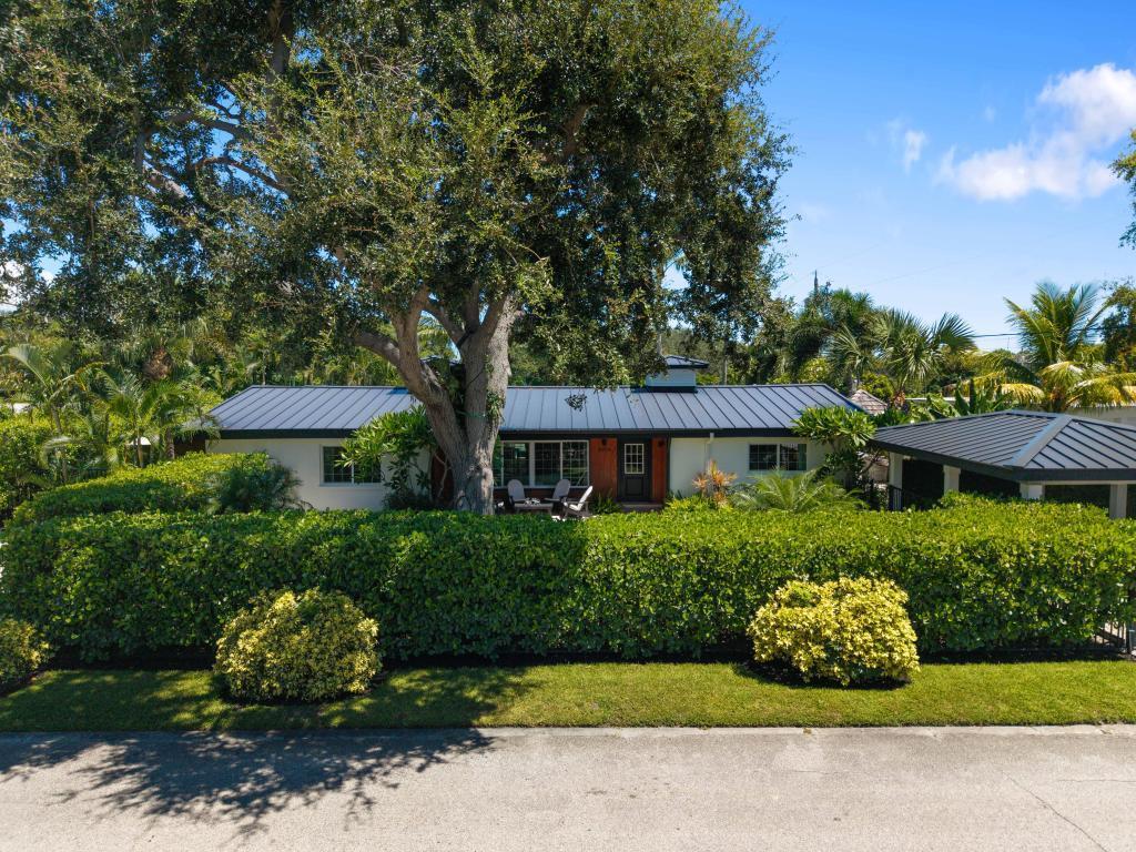 LAKE CLARKE ISLE - Residential