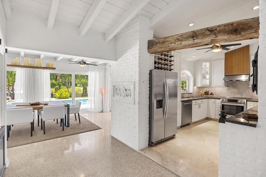 LAKE CLARKE ISLE - Residential