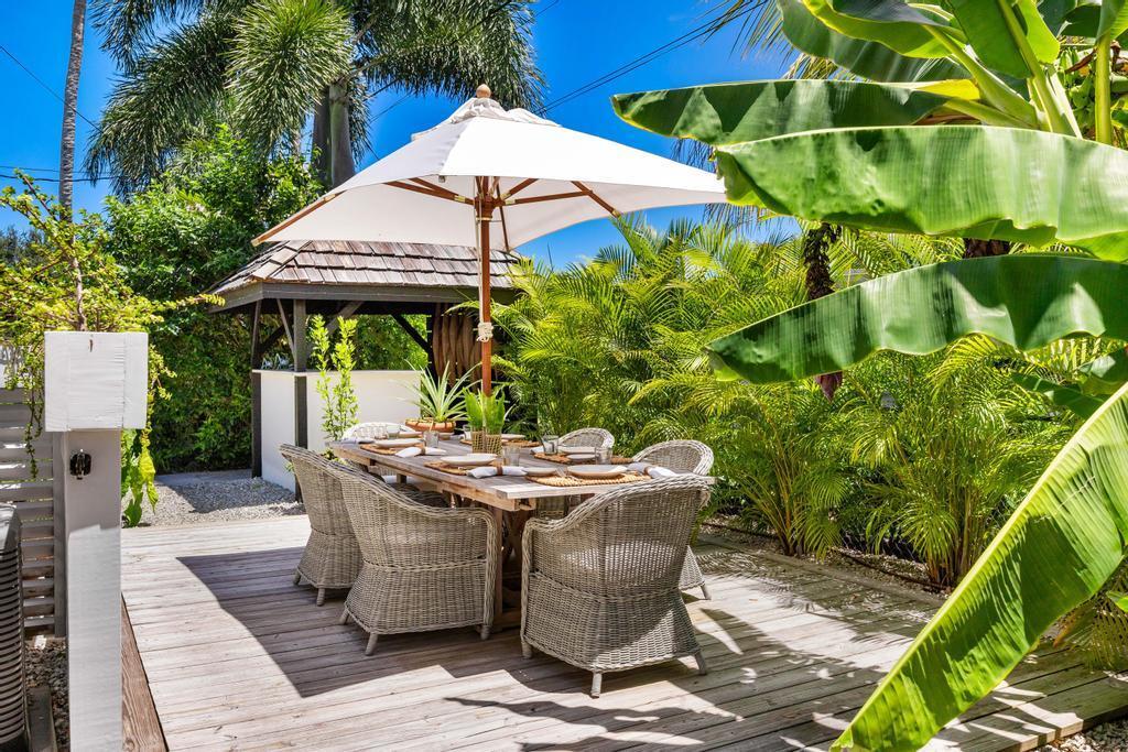 LAKE CLARKE ISLE - Residential