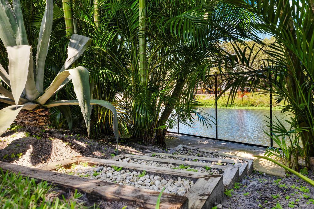 LAKE CLARKE ISLE - Residential