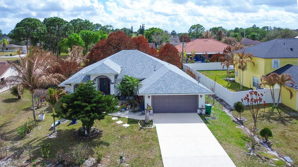 Photo of 662 SW Dwight Avenue, Port Saint Lucie, FL 34983 (MLS # R11168828)