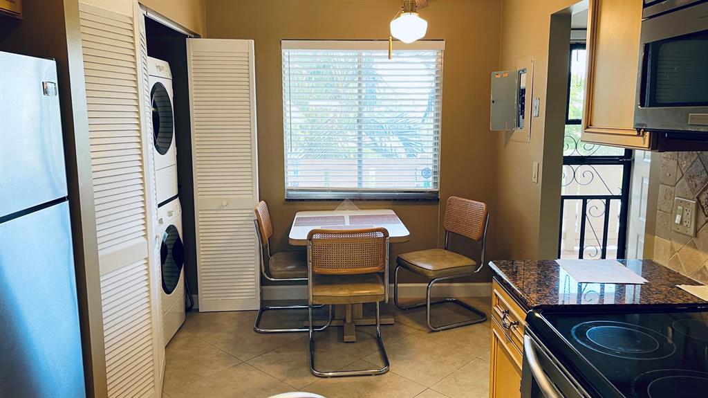 HUNTINGTON LAKES SEC TWO CONDOS - Residential Lease