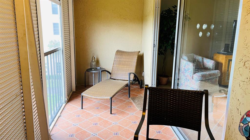 HUNTINGTON LAKES SEC TWO CONDOS - Residential Lease