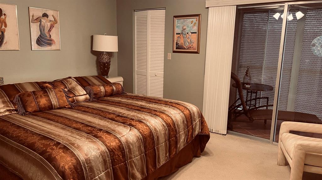 HUNTINGTON LAKES SEC TWO CONDOS - Residential Lease