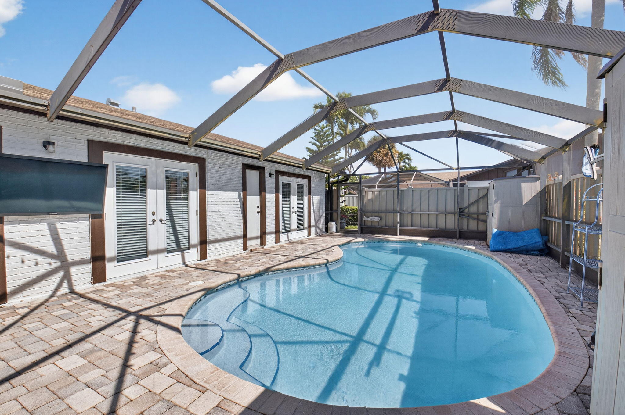 BOCA GARDENS - Residential