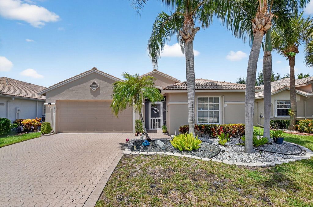 Photo of 8117 Florenza Drive, Boynton Beach, FL 33472 (MLS # R11112092)