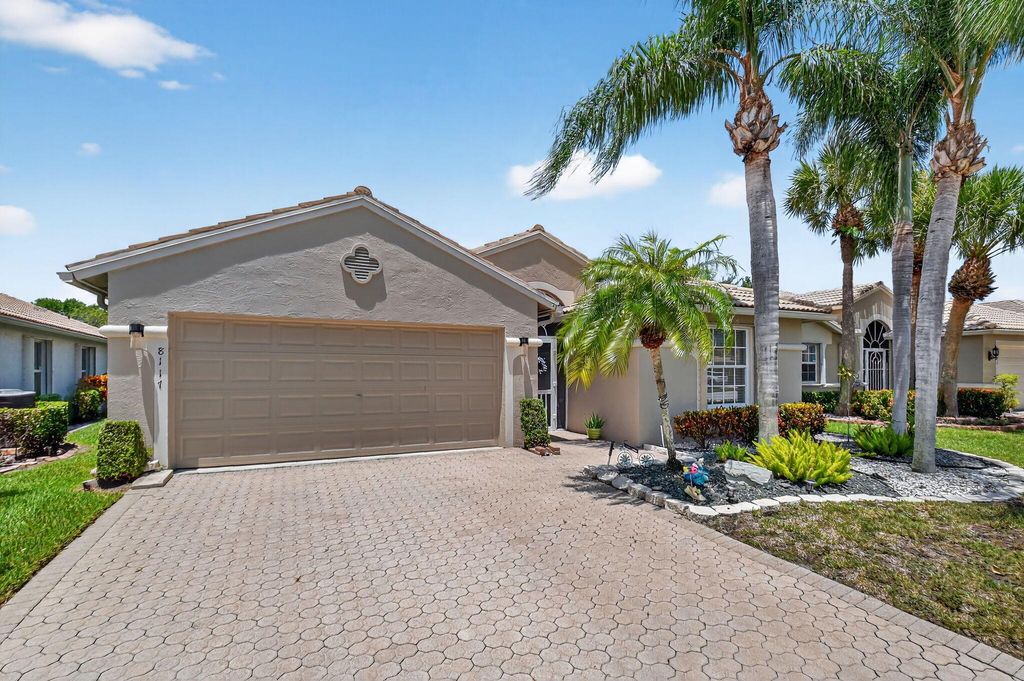 Photo of 8117 Florenza Drive, Boynton Beach, FL 33472 (MLS # R11112092)